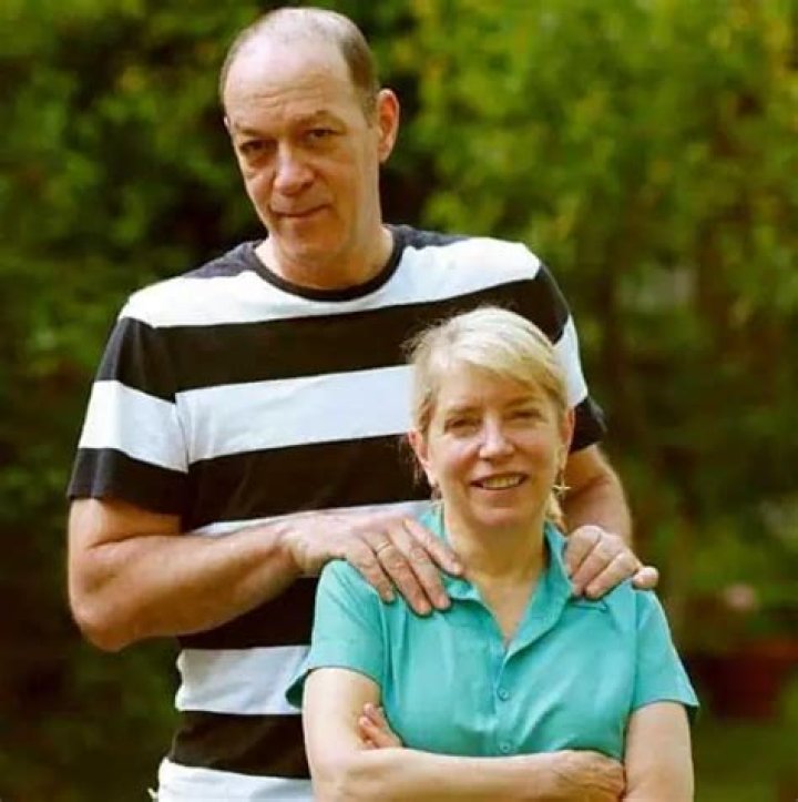 American chef Sara Moulton Living Happily with her Husband Bill Adler and Children ·